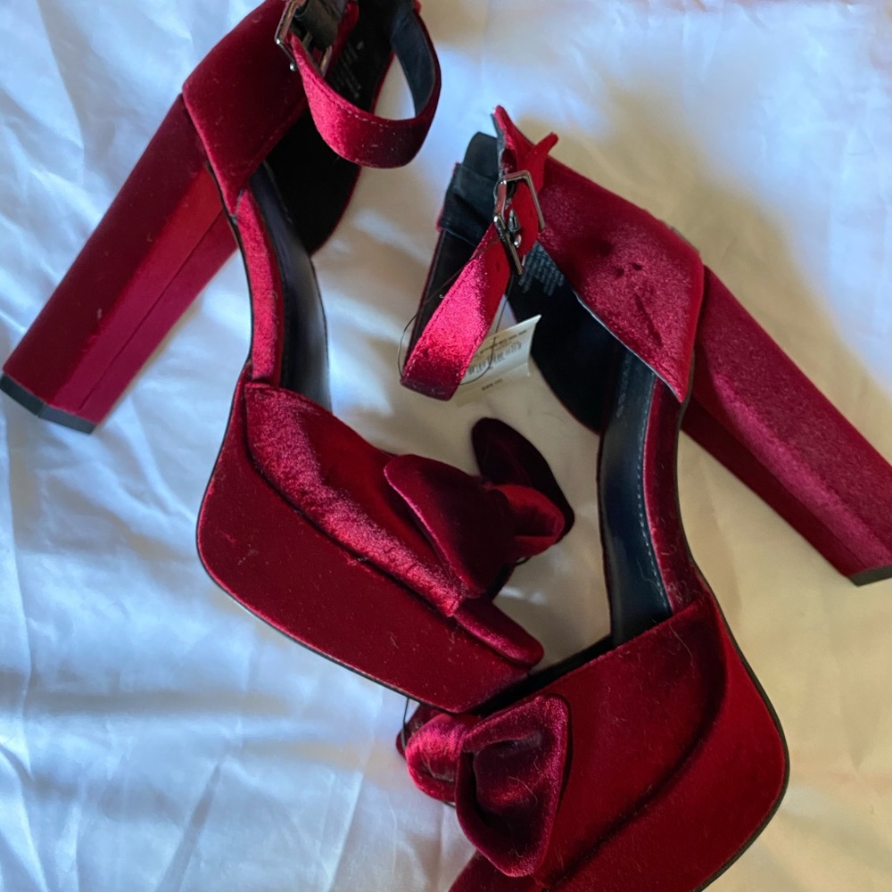 Velvet bow platform heels from express!